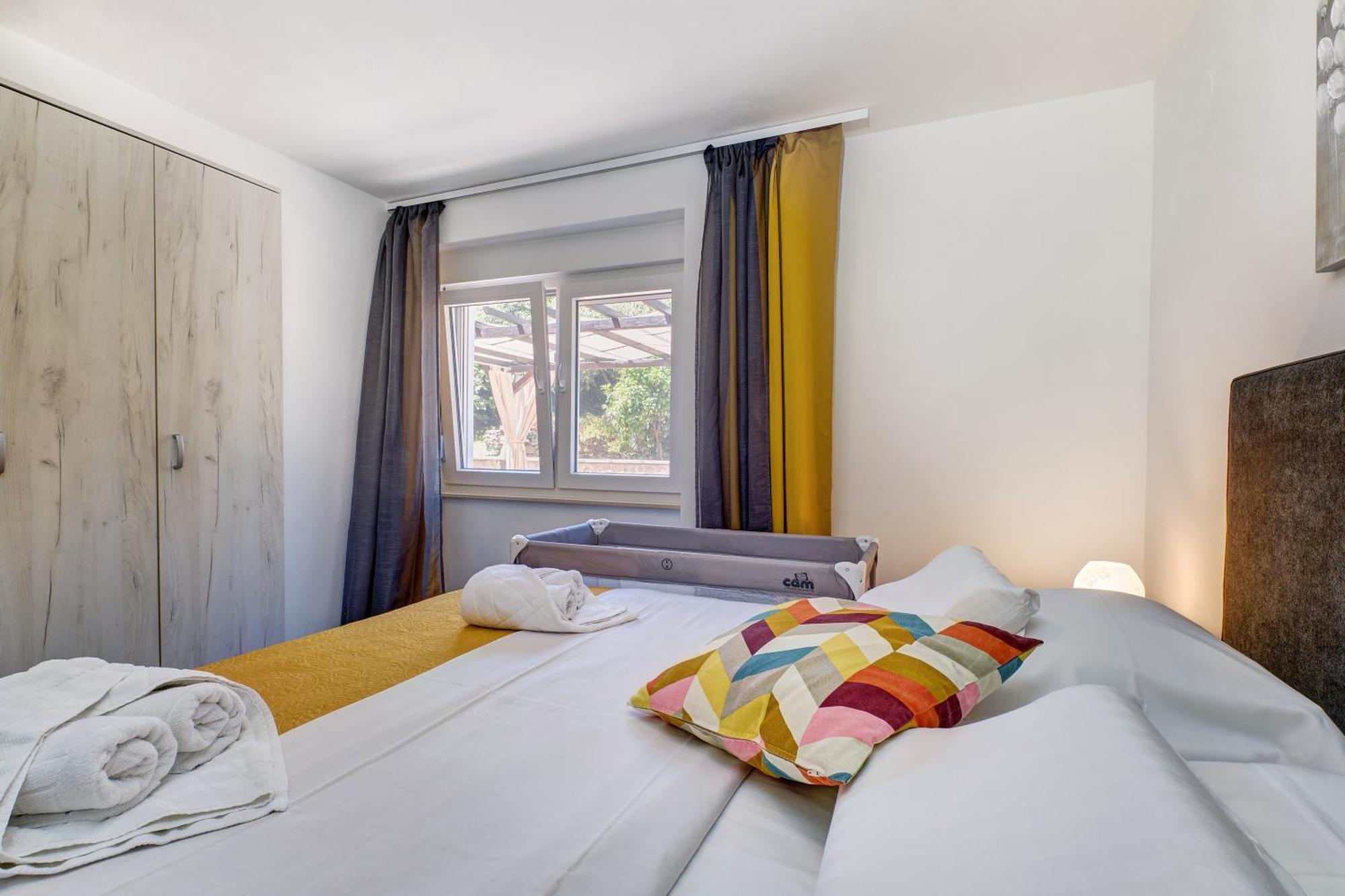 Providenca Accommodation Мали-Лошинь Экстерьер фото