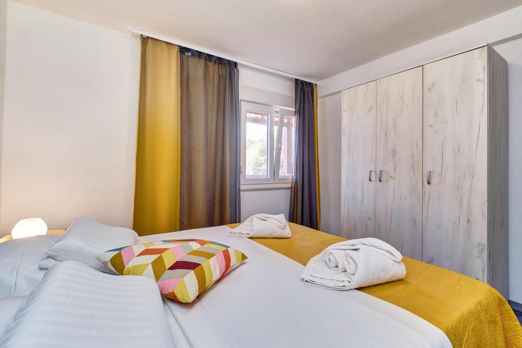 Providenca Accommodation Мали-Лошинь Экстерьер фото